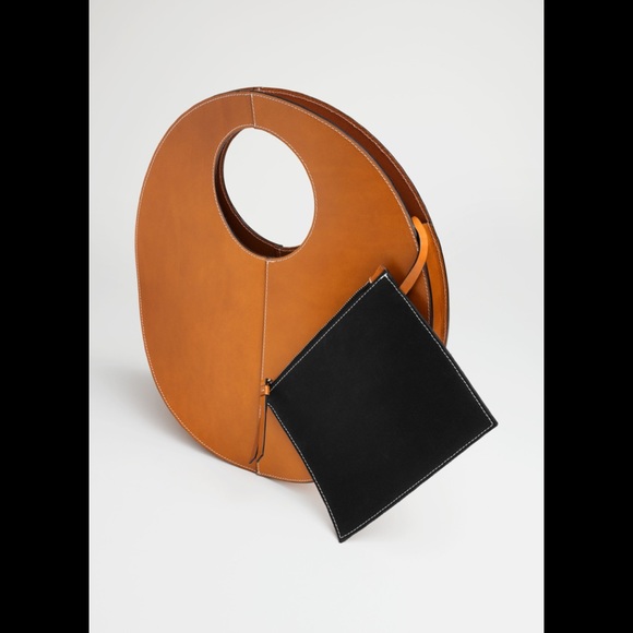 & Other Stories Handbags - & OTHER STORIES
Leather Circle Tote